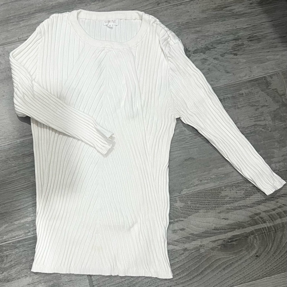 Elegant White Ribbed Long Sleeve Top